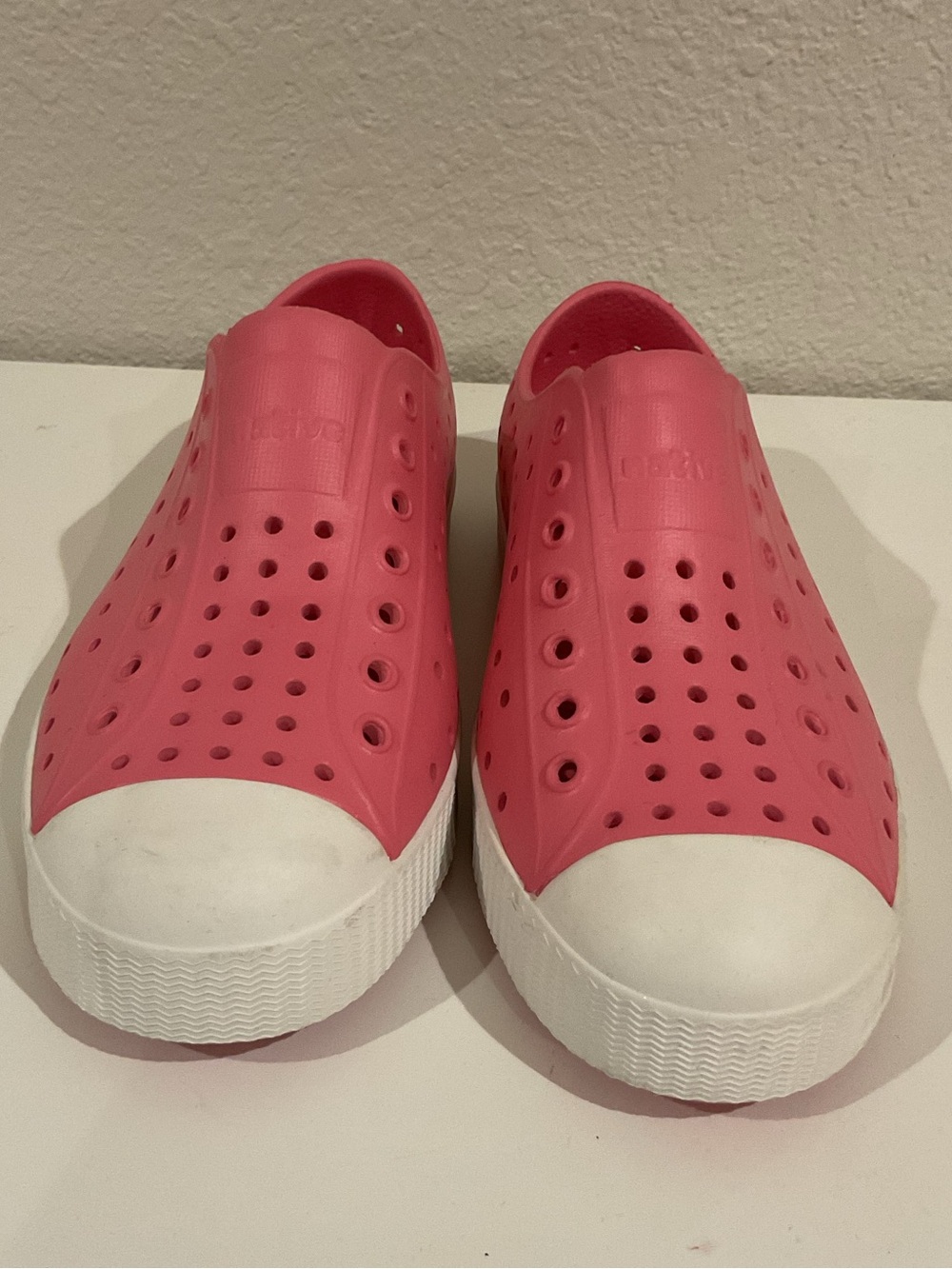 Native Jefferson Kids Water Shoe pink size 1 brand new water summer beach - Picture 4 of 7